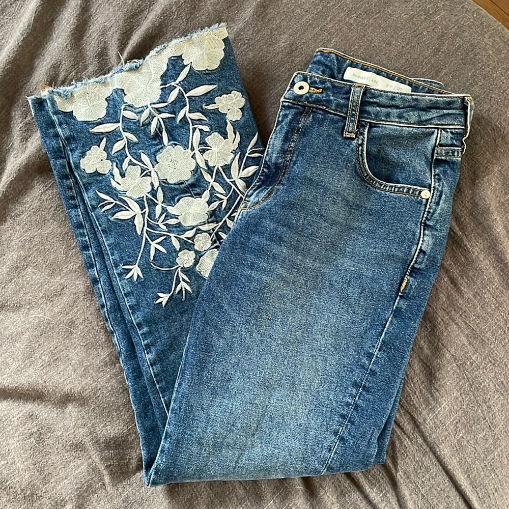 Pilcro Hi-Rise Embroidered Flare Jeans (sz 27)